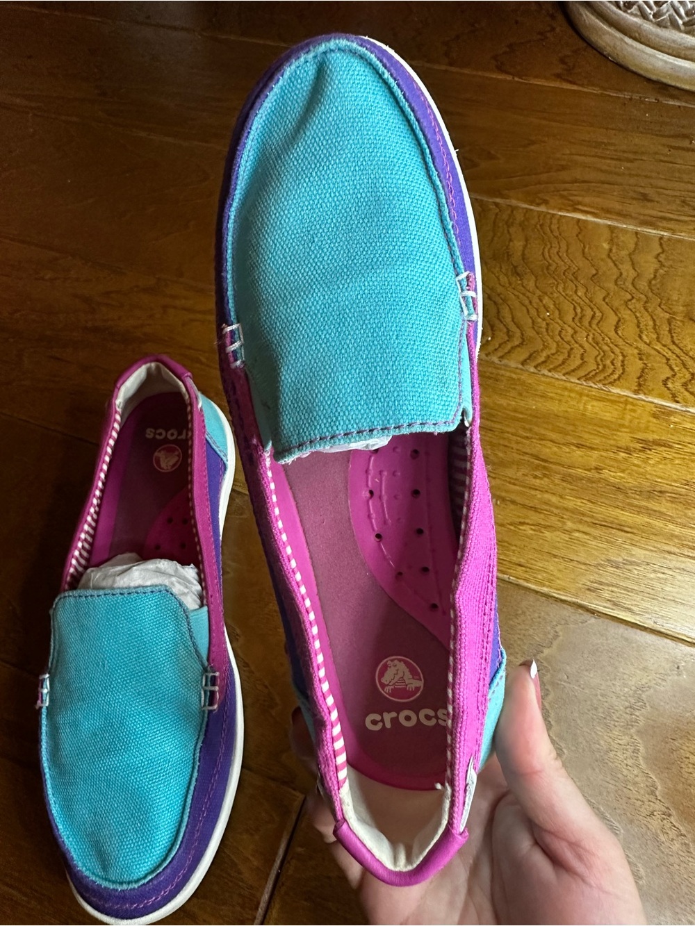 CROCS  Two-Tone Slip-On Sneakers - Turquoise & Pink Size 7